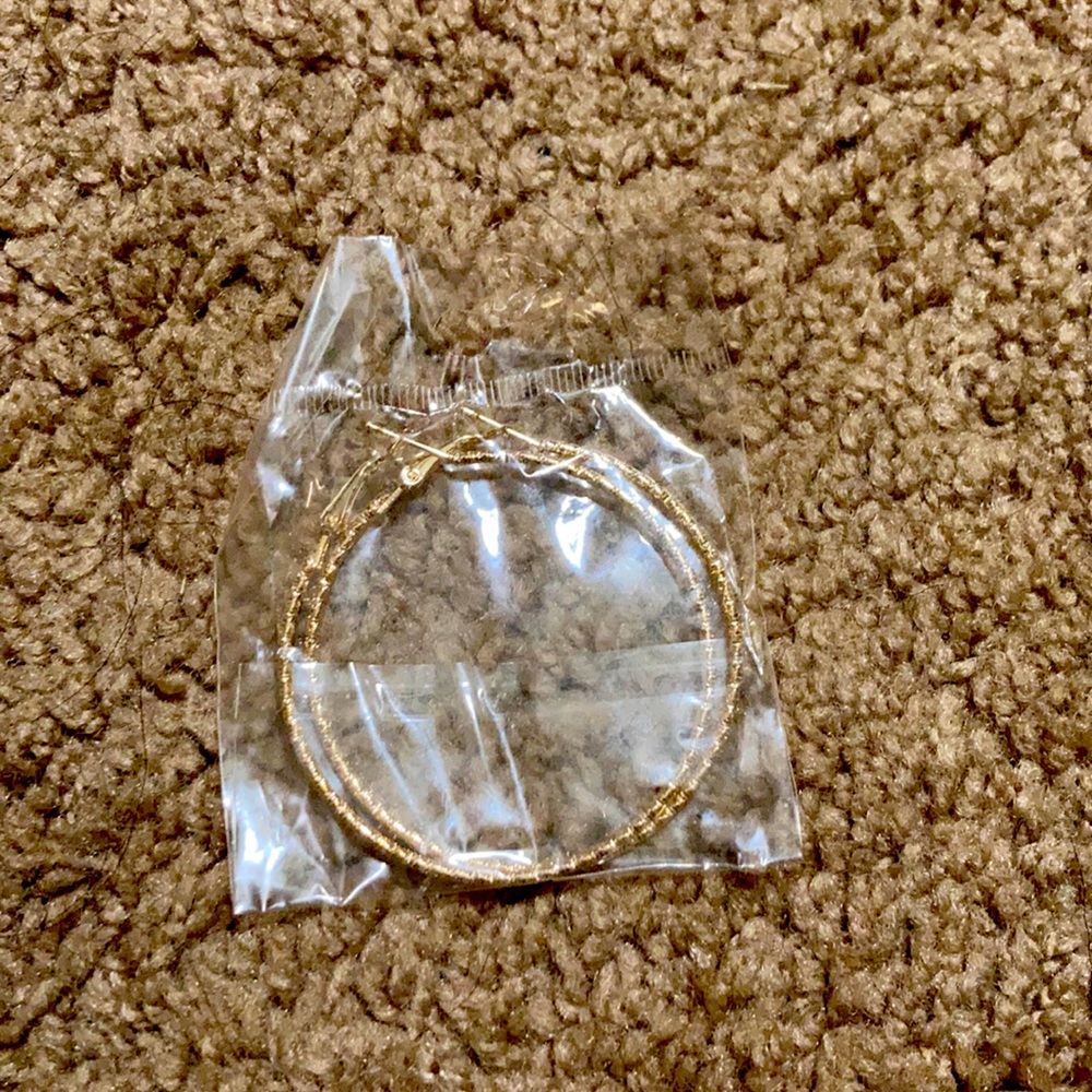 Pair of hoops